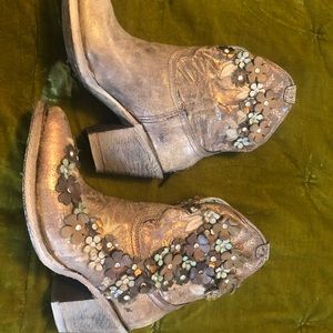 Corral Flowered short boots